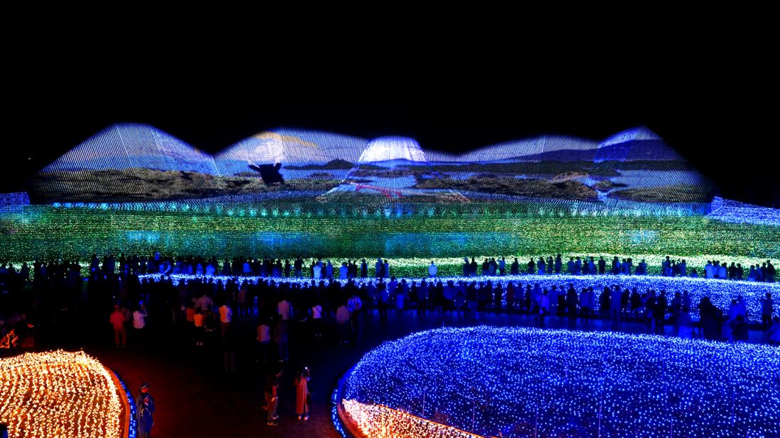 <strong>Japan's most romantic winter destination: </strong>Now in its 14th year, Nagashima Resort's annual Nabana No Sato winter illumination festival has grown to become one of most famous light displays in Japan.  