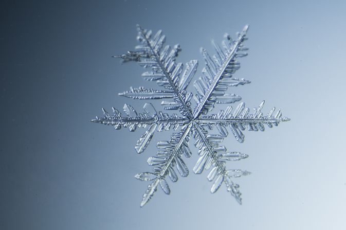 While the underlying techniques have changed little since Bentley's days, snowflake photography is now increasingly accessible to many photographers. Phone apps and attachable lenses have made it easier than ever to isolate and photograph snowflakes.