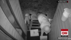 Thwarting 'porch pirates' from stealing holiday packages_00020206.jpg