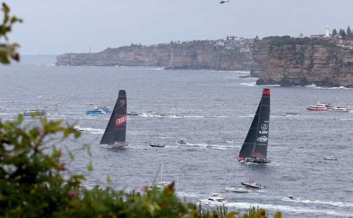 There was near collision as the two boats exited Sydney Heads where Wild Oats appeared to tack too close Comanche.<br />