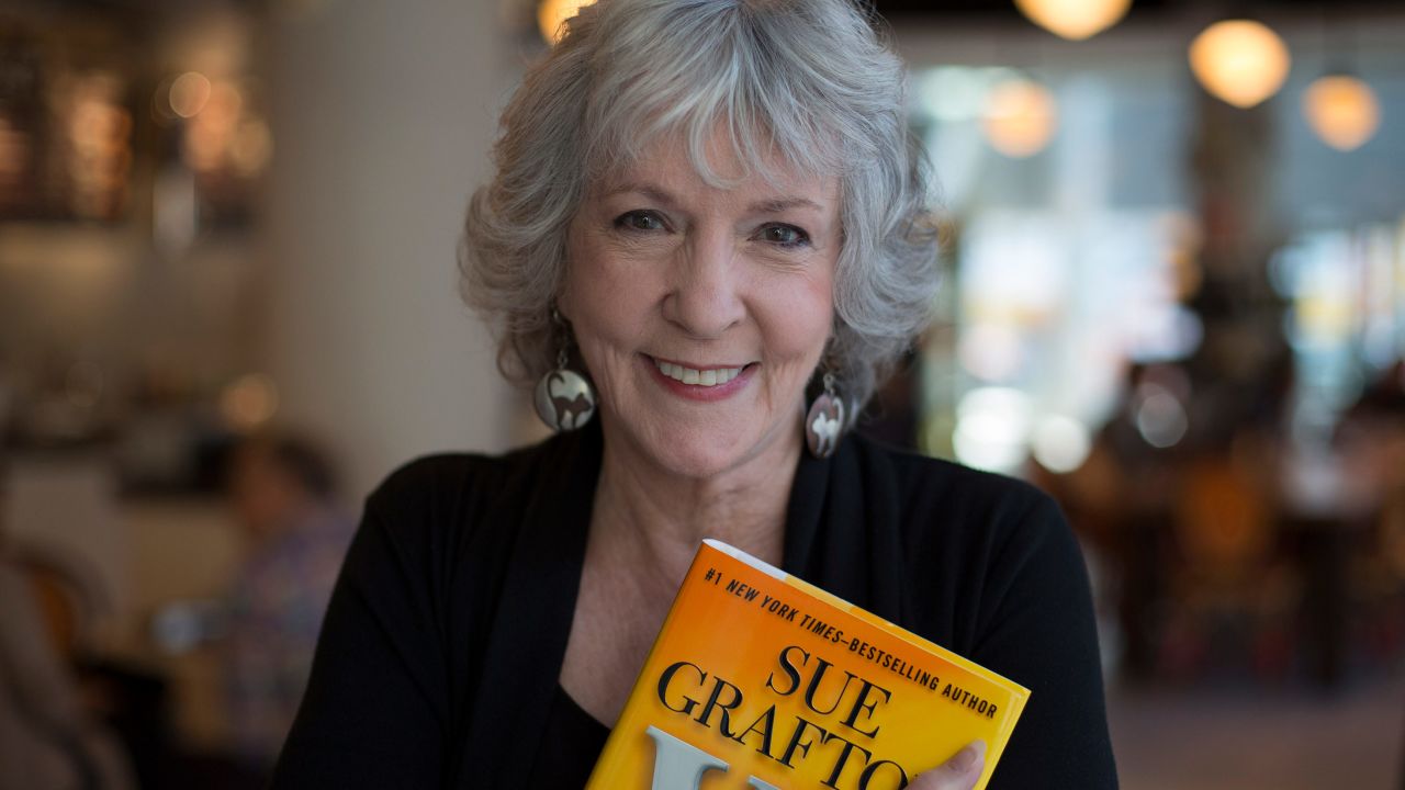 Author Sue Grafton in 2013 with her 23rd mystery novel, "W Is for Wasted."