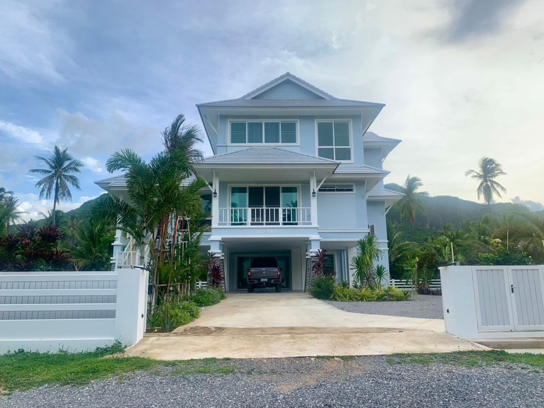 While they found the build process challenging, the couple are very happy in their new home, which they plan to add a pool to in the future.