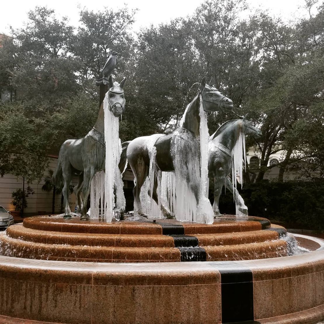 The Quadriga sculpture at Belmond Charleston Place gets a makeover.