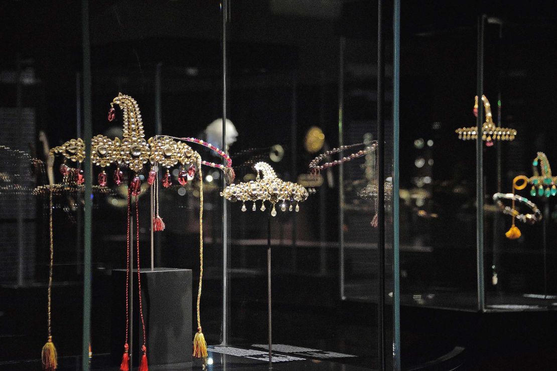 Over 270 pieces of Indian Mughal jewelry dated from the 16th to the 20th century were being shown to the public.