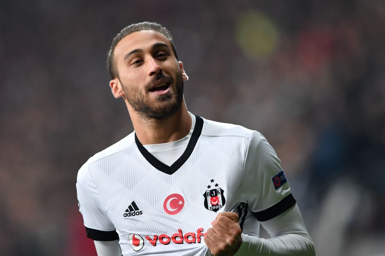 Besiktas' forward Cenk Tosun is set to join Everton for a reported £27 million fee, making him the most expensive player in Turkish Super Lig history. "It is just personal terms now, the final stage," said manager Sam Allardyce on Thursday. 