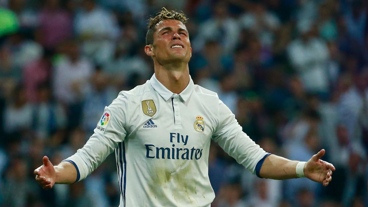 MADRID, SPAIN - APRIL 23: Cristiano Ronaldo of Real Madrid reacts during the La Liga match between Real Madrid CF and FC Barcelona at Estadio Bernabeu on April 23, 2017 in Madrid, Spain. (Photo by Gonzalo Arroyo Moreno/Getty Images)