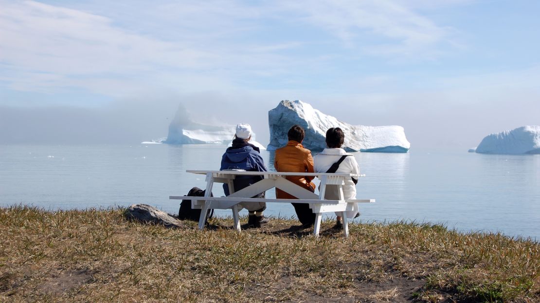 Icebergs breaking a part is a summer spectacle.