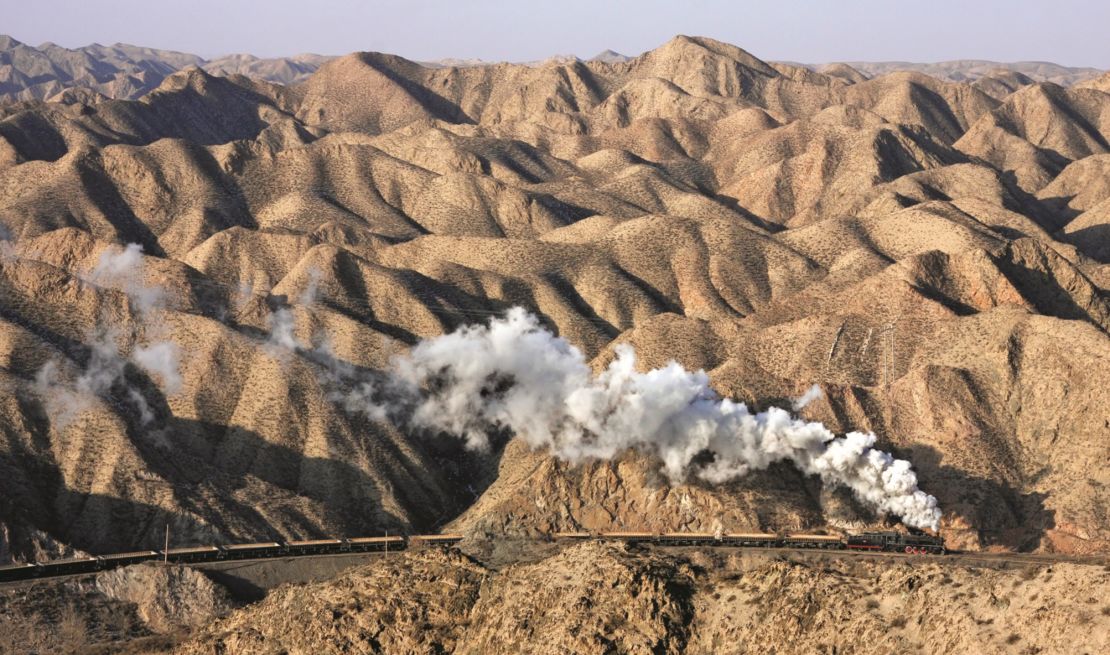 Kitching photographed this train near the Kuangsan copper mine in 2009.