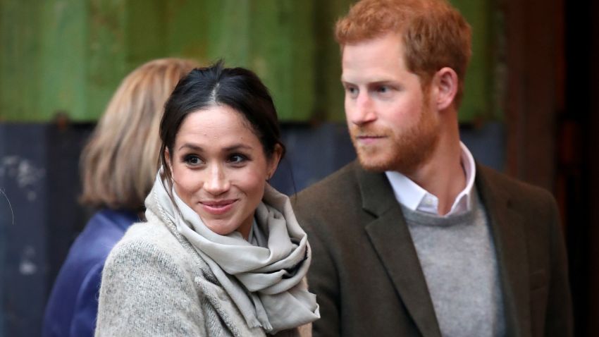 LONDON, ENGLAND - JANUARY 09: Prince Harry (R) and his fiancee Meghan Markle visit Reprezent 107.3FM on January 9, 2018 in London, England. The Reprezent training programme was established in Peckham in 2008, in response to the alarming rise in knife crime, to help young people develop and socialise through radio. (Photo by Chris Jackson/Getty Images)