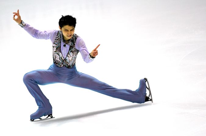 <strong>Yuzuru Hanyu (Japan):</strong> Hanyu comes into PyeongChang as the man to beat in figure skating. The 2014 Olympic champion also won gold at the World Championships last year, and he holds several world-record scores. He was just 19 at the Sochi Games, where he became figure skating's <a href="index.php?page=&url=http%3A%2F%2Fedition.cnn.com%2F2014%2F02%2F14%2Fsport%2Folympics-day-seven-hanyu%2Findex.html" target="_blank">youngest Olympic champion</a> in 66 years.