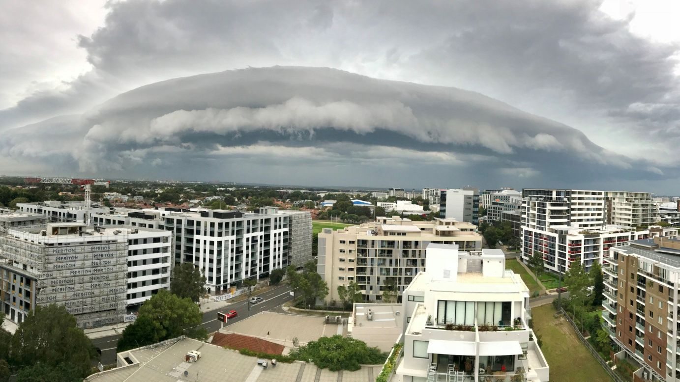 A massive shelf cloud <a href="http://www.cnn.com/2018/01/10/asia/sydney-australia-shelf-cloud-trnd/index.html" target="_blank">looms over Sydney</a> on Tuesday, January 9. These menacing clouds are quite common in the Australian city.