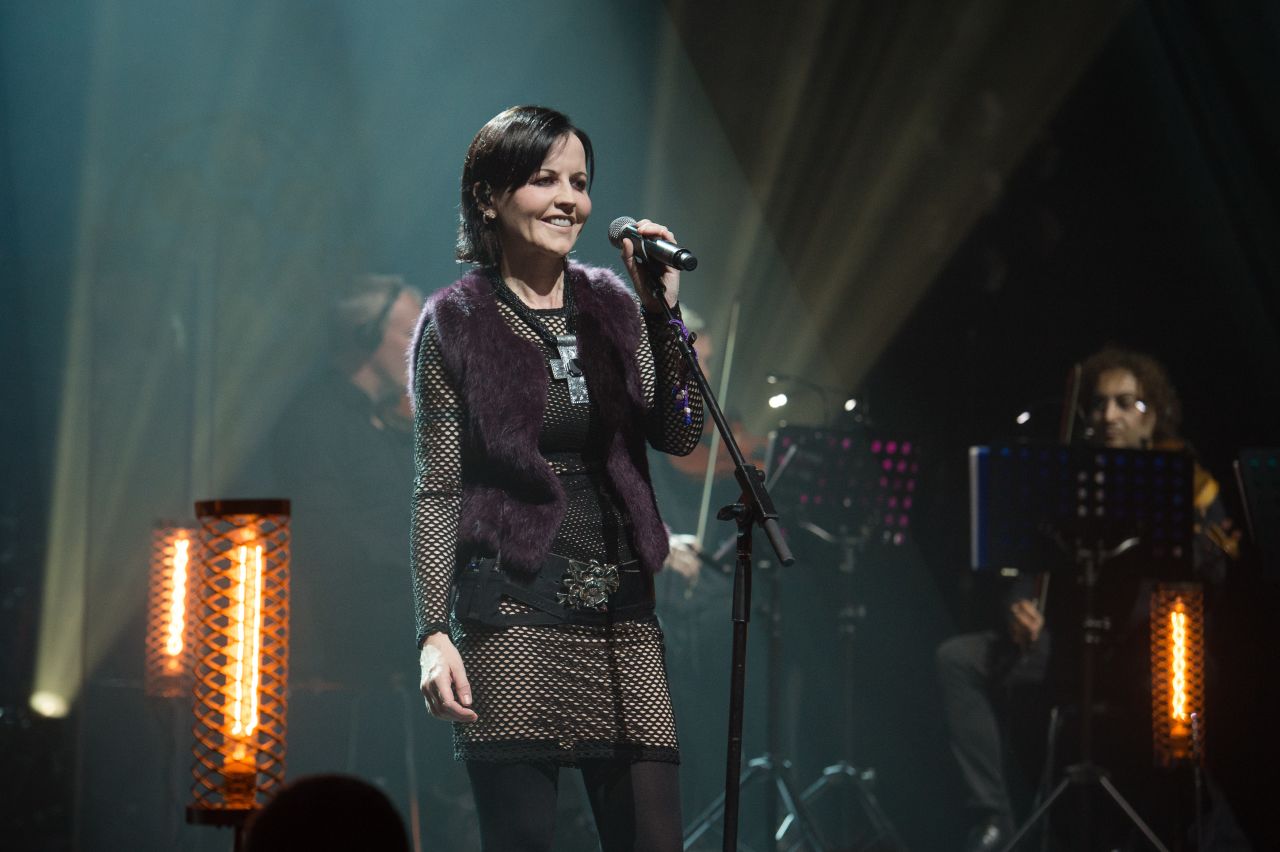 <a href="http://www.cnn.com/2018/01/15/entertainment/dolores-o-riordan-cranberries-singer-dies-intl/index.html" target="_blank">Dolores O'Riordan</a>, lead singer of the Irish band The Cranberries, died in London on January 15, according to a statement from her publicist. She was 46. No details were immediately given on the cause of her death. The Cranberries rose to global fame in the mid-1990s with a string of hits, including "Linger," "Zombie" and "Dreams." The group has sold more than 40 million albums worldwide.