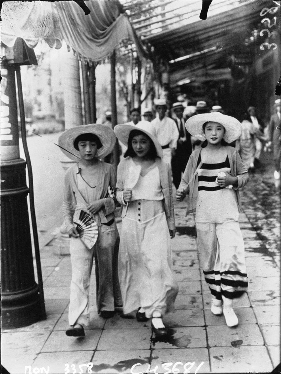 Moga walking on Tokyo streets in 1928.