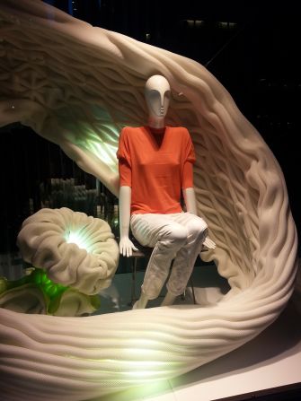 Mamou-Mani's Karen Millen window display was part of the Regent Street Windows Project 2013, organized by the Royal Institute of British Architects. The mesh fabric was used to maximize its structural qualities and interact with the mannequins