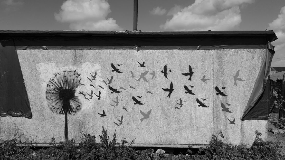 A work created by Nomad Clan and migrants at the "Jungle" camp, in Calais.