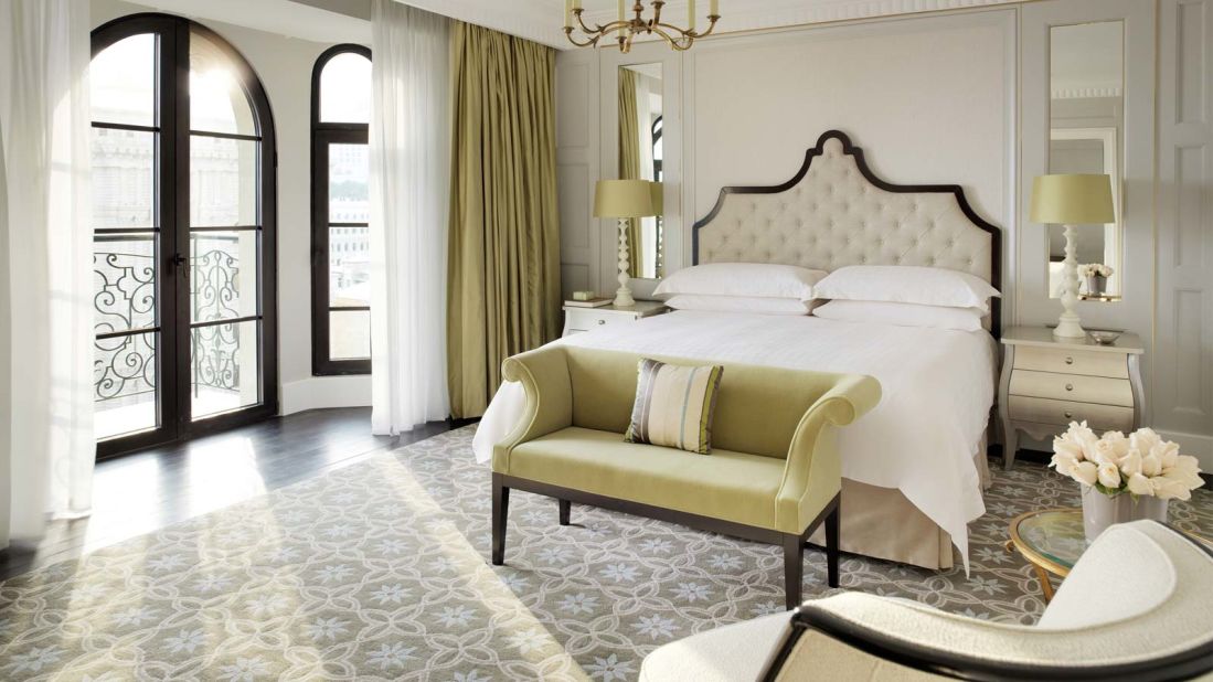 <strong>Four Seasons Hotels and Resorts:</strong> The brand's signature Four Seasons Bed was created in partnership with Simmons Bedding Company. It features temperature-regulation technology and plush mattress toppers. 