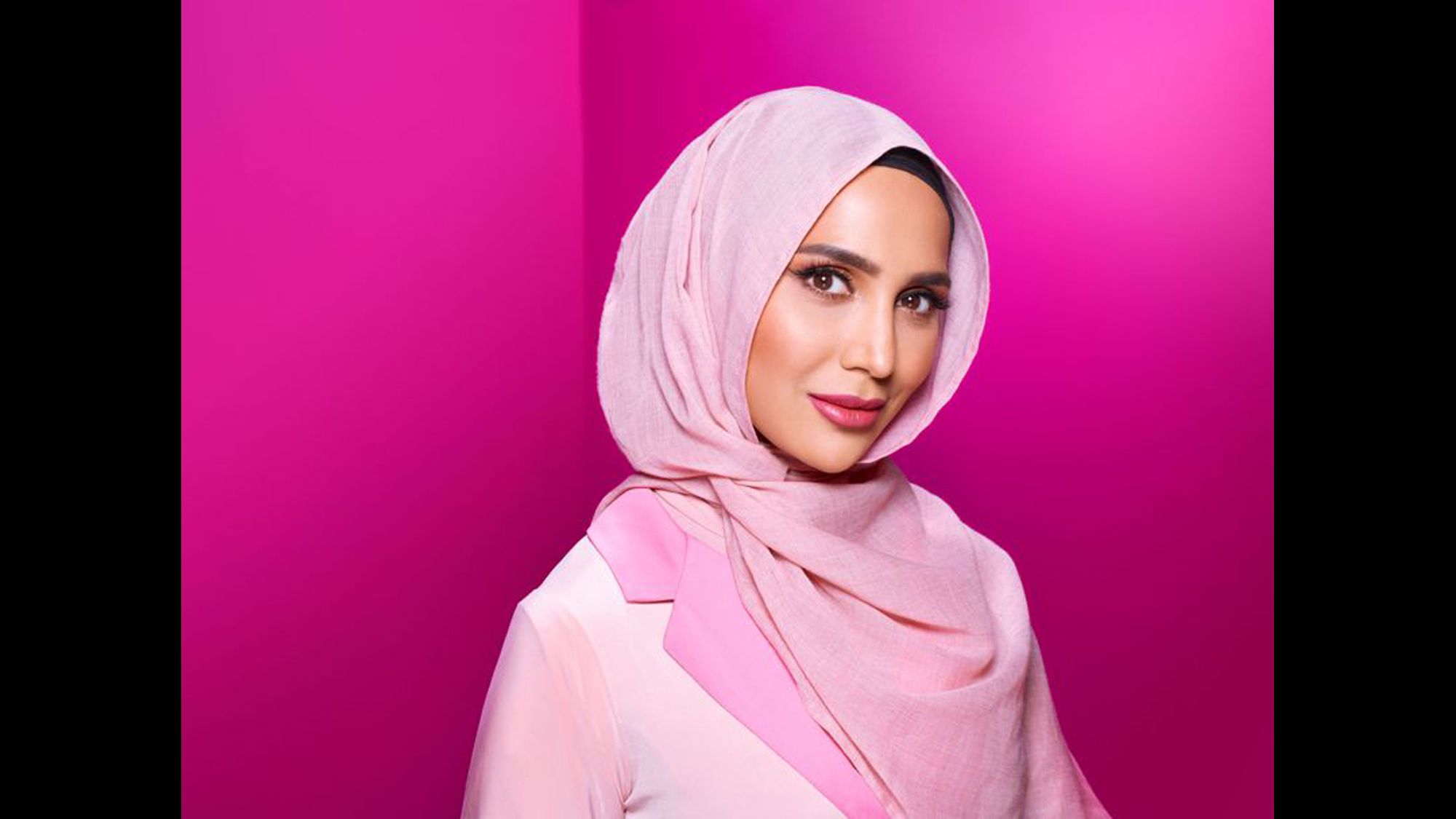 Amena Khan, hijab-wearing model, stars in L'Oréal Paris hair campaign | CNN