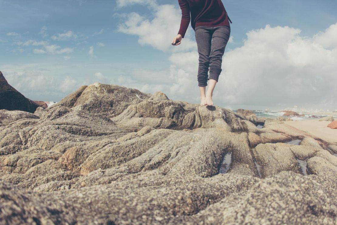 Being at one with nature - perhaps barefooted -- is said to help people relax, possibly aiding jet lag recovery.