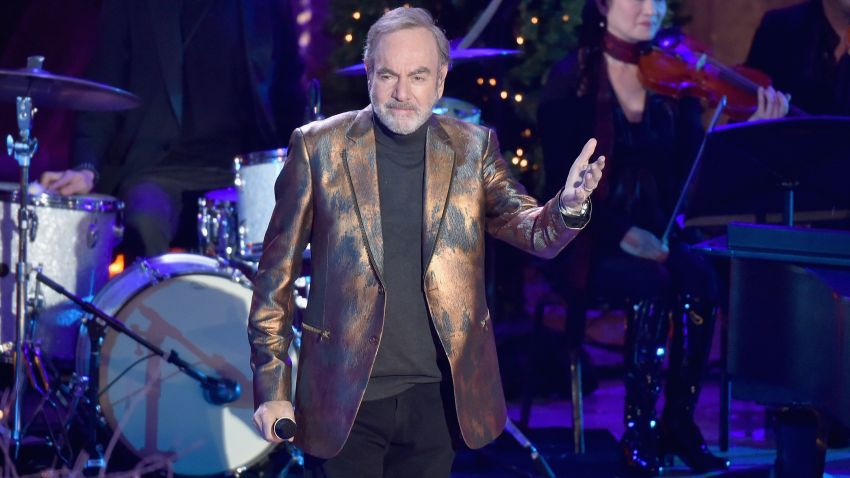 NEW YORK, NY - NOVEMBER 30: Neil Diamond performs at the 84th Rockefeller Center Christmas Tree Lighting at Rockefeller Center on November 30, 2016 in New York City. (Photo by Theo Wargo/Getty Images)