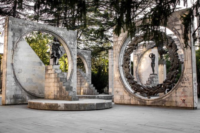 Glory to Labour Monument (1981) by Vakhtang Davitaya and Shota Bostanashvili in Kutaisi.