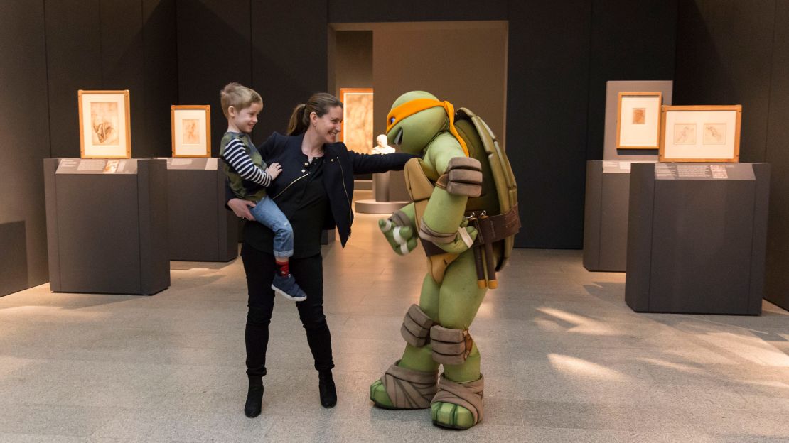 Michelangelo met some fans at the Met. 