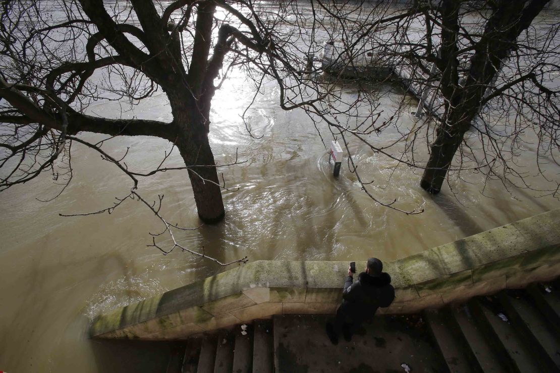 03 Paris flooding 0126