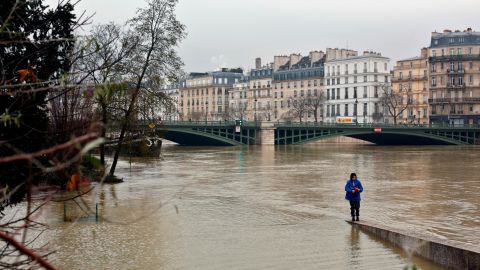 02 France Floods 0127