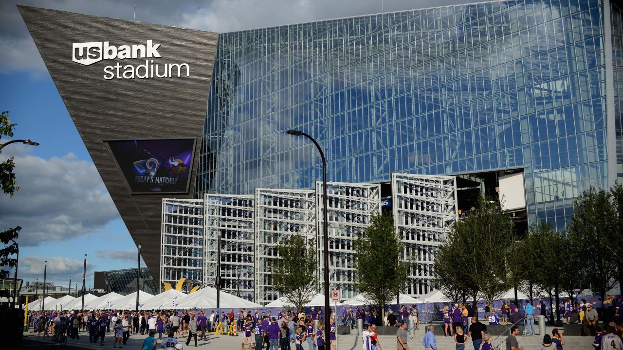 MINNEAPOLIS, MN - SEPTEMBER 1: A general view of U.S. Bank Stadium as fans arrive before the preseason game between the Minnesota Vikings and the Los Angeles Rams on September 1, 2016 in Minneapolis, Minnesota. (Photo by Hannah Foslien/Getty Images)
