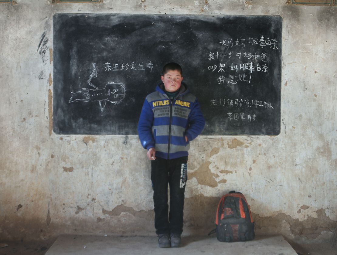 "Cherish life in afterlife. Mom committed suicide after arguing with dad when I was 11. I miss her!" wrote Li Guojun 14 years old, at Majiawan elementary school, Longmen county.