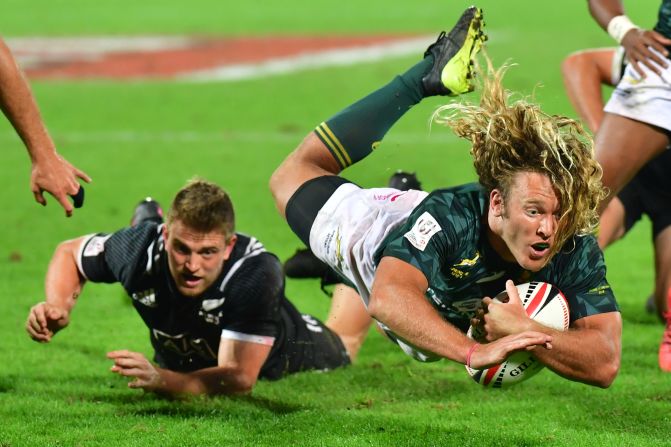Last year's world champion South Africa started this season as they ended the last. The Blitzboks <a href="index.php?page=&url=http%3A%2F%2Fedition.cnn.com%2F2017%2F12%2F04%2Fsport%2Frugby-sevens-world-series-dubai-round-one-south-africa%2Findex.html">saw off New Zealand 24-12</a> in the UAE to win the first piece of silverware up for grabs in the men's competition. 