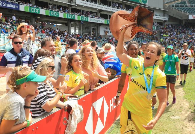 Australia's women continued their storming start to the season <a href="index.php?page=&url=https%3A%2F%2Fedition.cnn.com%2F2018%2F01%2F29%2Fsport%2Fsydney-australia-rugby-sevens-world-series%2Findex.html">in Sydney</a>. Tim Walsh's side became the first team ever to go a whole tournament without conceding a point. 