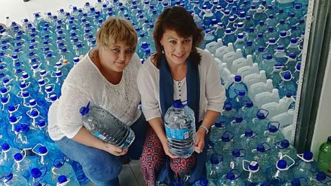 Talita van der Heever (L) took to WhatsApp to try to alleviate a crisis that could see Cape Town run out of water in April.