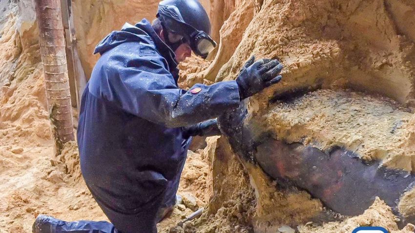 Another suspected explosive is found in a construction site at Convention Avenue, Wanchai today (2018-01-31), after one was defused last week at the same location.Officers of Explosive Ordnance Disposal Bureau are handling the incident.[Air-to-air bomb latest images]Following the discovery of an empty bomb last week, a suspected explosive was found today (31 January 2018) following the discovery of an empty bomb in wan chai.Officers of the police explosive disposal unit are in the process of being processed.Another suspected explosive is found in a construction site at Convention Avenue, Wanchai today (2018-01-31), after one was defused last week at the same location.Officers of Explosive Ordnance Disposal Bureau are handling the incident.