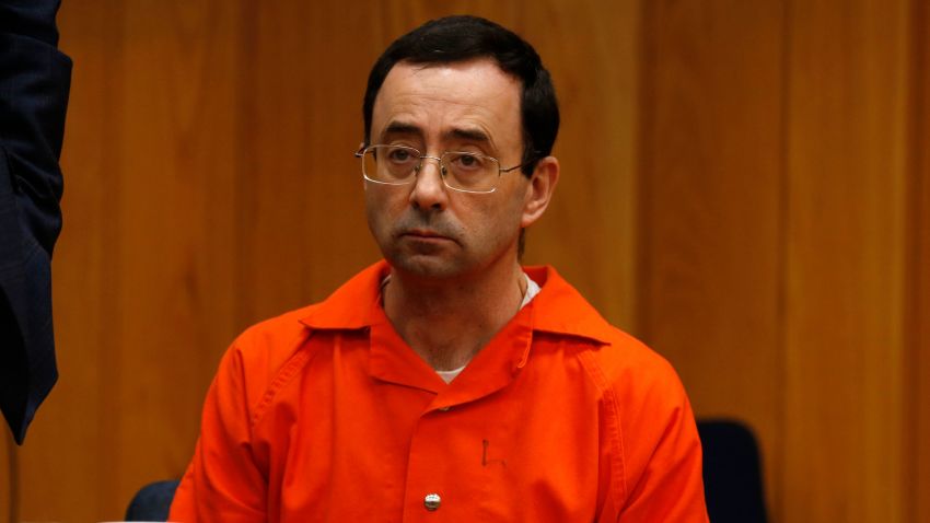 Former Michigan State University and USA Gymnastics doctor Larry Nassar listens during the sentencing phase in Eaton, County Circuit Court on January 31, 2018 in Charlotte, Michigan. Last week Nassar was sentenced in Ingham County to 40 years to 175 years in prison.
The number of identified sexual abuse victims of former USA Gymnastics doctor Larry Nassar has grown to 265, a Michigan judge announced Wednesday as a final sentencing hearing commenced. Prosecutors said at least 65 victims were to confront Nassar in court, in the last of three sentencing hearings for the disgraced doctor who molested young girls and women for two decades in the guise of medical treatment.
 / AFP PHOTO / JEFF KOWALSKY        (Photo credit should read JEFF KOWALSKY/AFP/Getty Images)