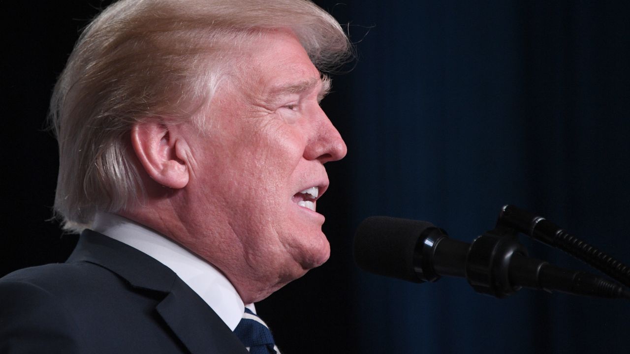 US President Donald Trump delivers a speech in White Sulphur Springs, West Viriginia during the Republican party retreat on February 01, 20108.
 / AFP PHOTO / JIM WATSON        (Photo credit should read JIM WATSON/AFP/Getty Images)