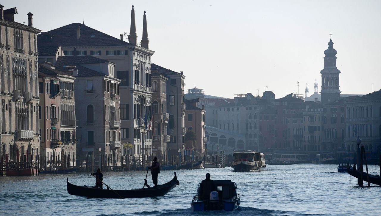 "Tourist trap" restaurants in Venice have come under fire after complaints from travelers.