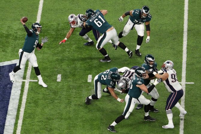 Foles passes the ball early in the first quarter.