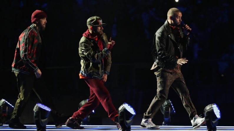 Timberlake and backup dancers entertain the crowd at US Bank Stadium in Minneapolis.