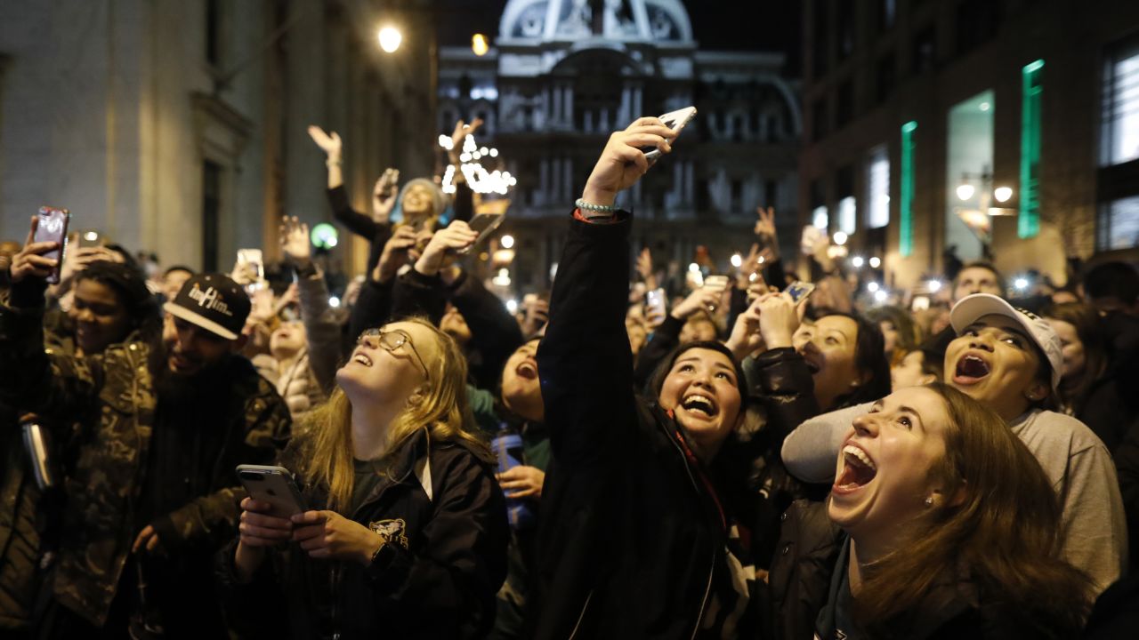 In Philly, party after Super Bowl win turns into looting