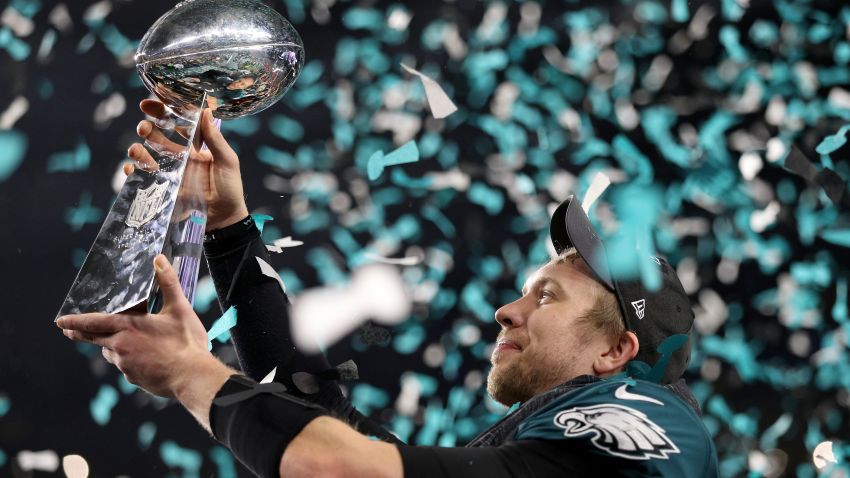 MINNEAPOLIS, MN - FEBRUARY 04:  Nick Foles #9 of the Philadelphia Eagles raises the Vince Lombardi Trophy after defeating the New England Patriots 41-33 in Super Bowl LII at U.S. Bank Stadium on February 4, 2018 in Minneapolis, Minnesota.