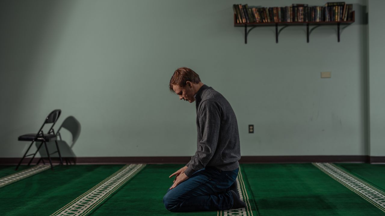 Wilson Fowler converted to Islam amid anti-Muslim sentiment in America. He and Farris quickly became close friends.
