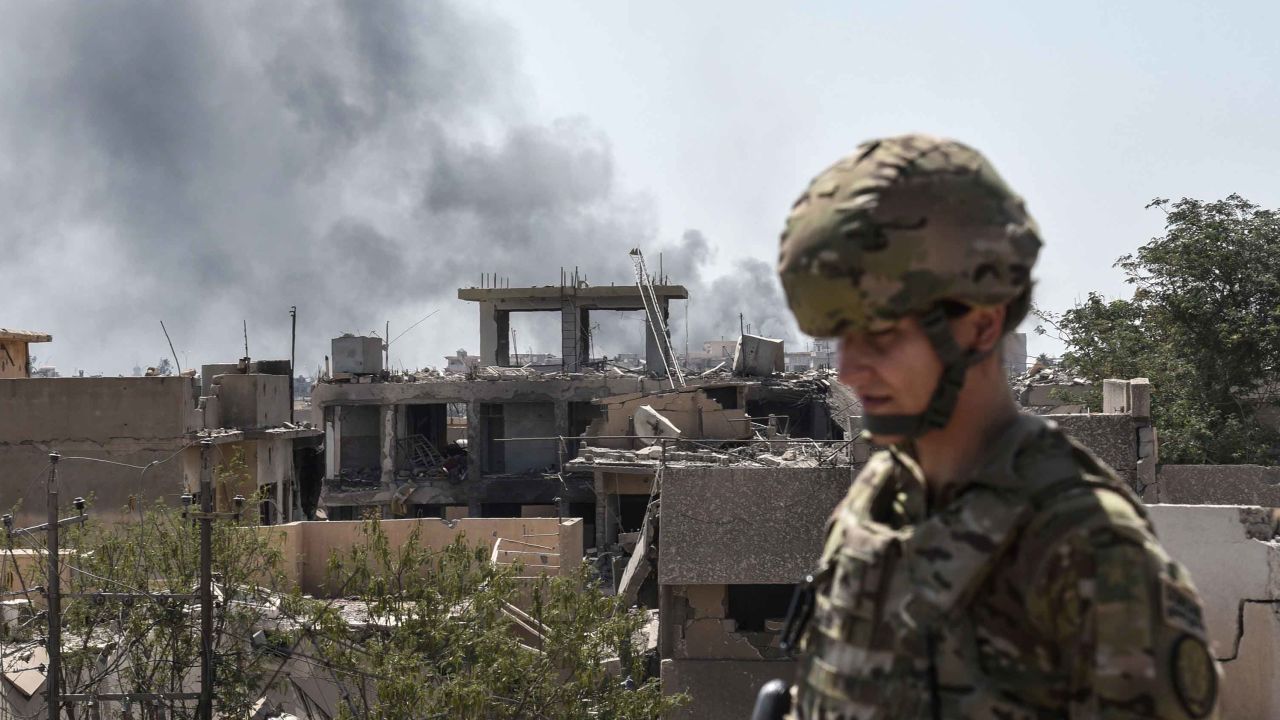 A US soldier advising Iraqi forces is seen in the city of Mosul on June 21, 2017.