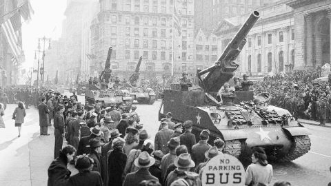 Some of the largest self-propelled howitzers in the Army's inventory rolled down the streets of New York on January 12, 1946.