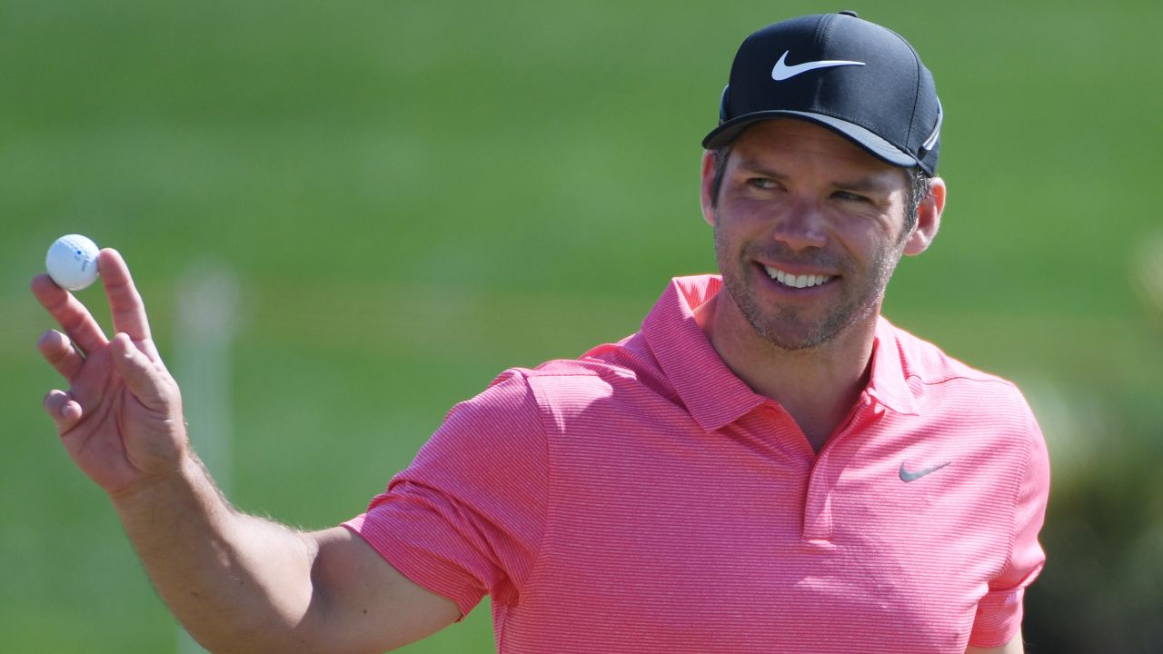 ABU DHABI, UNITED ARAB EMIRATES - JANUARY 19:  Paul Casey of England reacts on the ninth green during round two of the Abu Dhabi HSBC Golf Championship at Abu Dhabi Golf Club on January 19, 2018 in Abu Dhabi, United Arab Emirates.  (Photo by Ross Kinnaird/Getty Images)