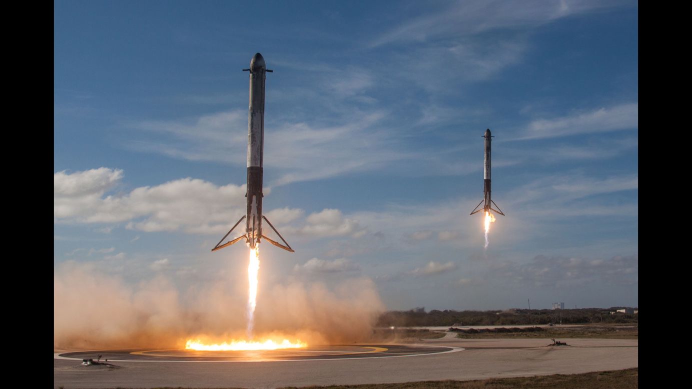 SpaceX Falcon Heavy booster rockets return to land after lifting a demonstration payload into space at Kennedy Space Center in Cape Canaveral, Florida, on Tuesday, February 6. SpaceX <a href="http://money.cnn.com/2018/02/06/technology/future/spacex-falcon-heavy-launch-mainbar/index.html" target="_blank">successfully launched Falcon Heavy</a>, the world's most powerful rocket. <a href="http://www.cnn.com/2018/02/02/world/gallery/week-in-photos-0202/index.html" target="_blank">See last week in 37 photos</a>