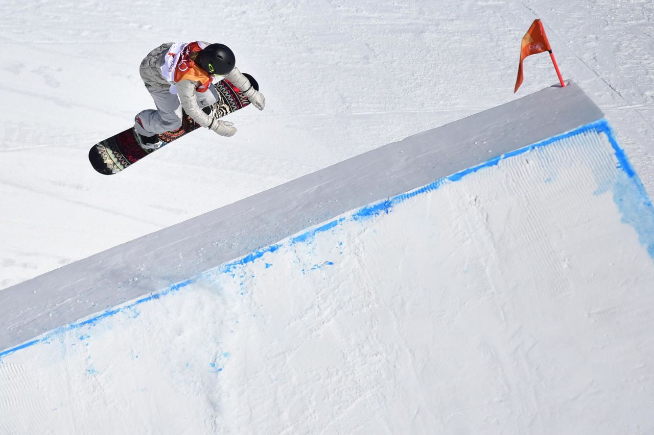 For the second straight Olympics, American snowboarder Jamie Anderson won gold in the slopestyle competition.