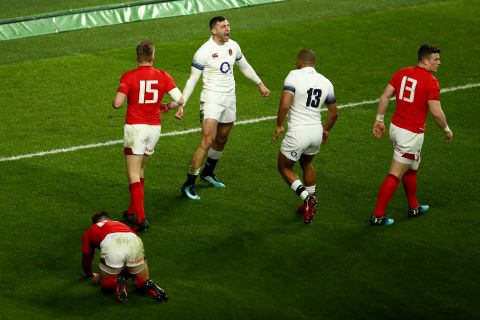 The home side raced into an early lead at Twickenham courtesy of two Jonny May tries. But controversy soon followed...