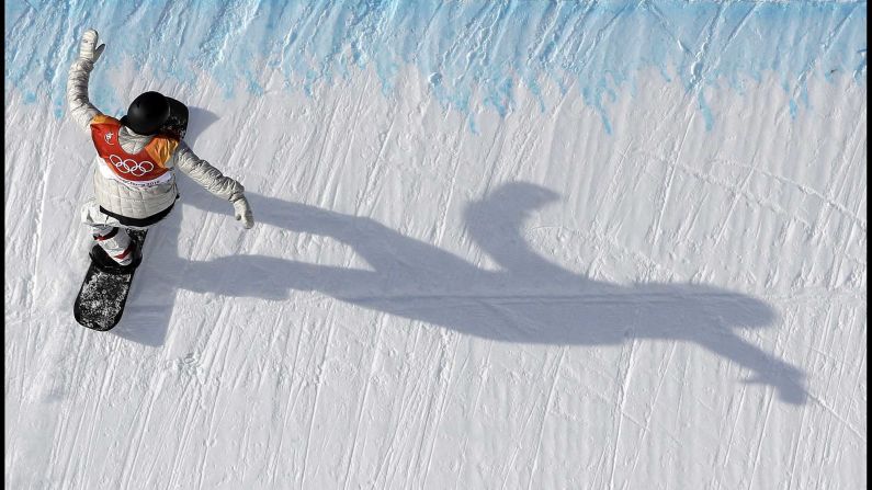 Swiss snowboarder Jan?Scherrer competes in the men's halfpipe.