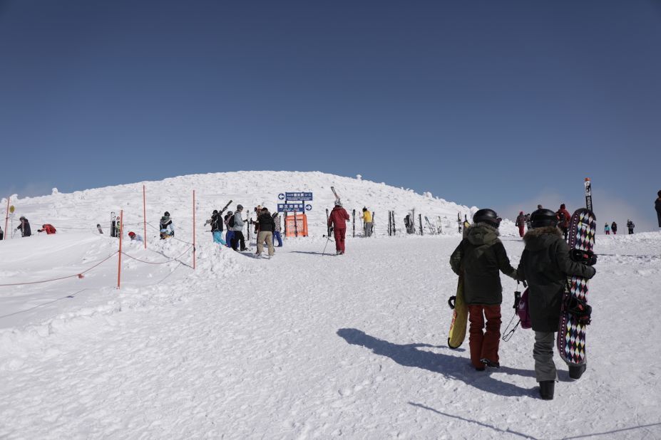 <strong>Choose your adventure: </strong>Once at the top, visitors on foot can head out of the observation area to a roped-off section and roam freely among the snow monsters.  Those planning to ski down the mountain head left to a separate trail that connects with Zao Ski Resort's other runs.  