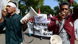 A group of Muslim protesters march with banners against the lesbian, gay, bisexual and transgender (LGBT) community in Banda Aceh on Decmber 27, 2017. 
There has been a growing backlash against Indonesia's small lesbian, gay, bisexual and transgender (LGBT) community over the past year, with ministers, hardliners and influential Islamic groups lining up to make anti-LGBT statements in public. / AFP PHOTO / Chaideer MAHYUDDIN        (Photo credit should read CHAIDEER MAHYUDDIN/AFP/Getty Images)
